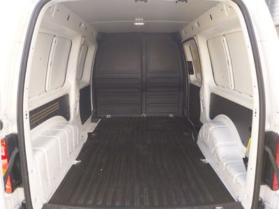 volkswagen-caddy-profes-2-0-tdi-bmt-4motion-furg-n-derivado-de-turismo-5 Thumbnail