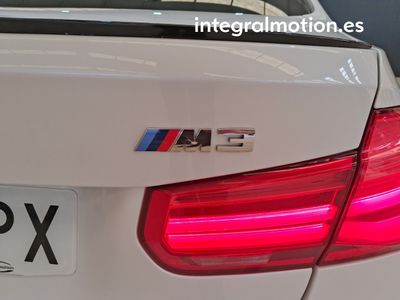 bmw-serie-3-m3-32 Thumbnail