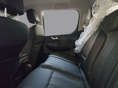 foton-tunland-g7-4wd-8at-9 Thumbnail