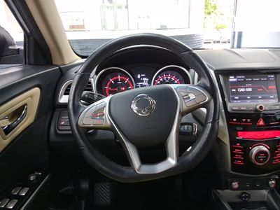 ssangyong-tivoli-d16t-limited-4x2-10 Thumbnail