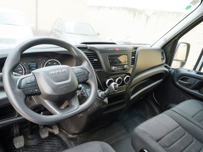 iveco-daily-35c16-3450-con-plataforma-elevadora-5 Thumbnail