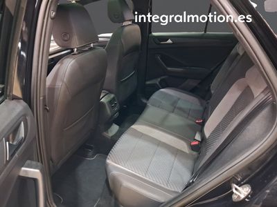 volkswagen-t-roc-sport-2-0-tdi-110kw-150cv-dsg-9 Thumbnail