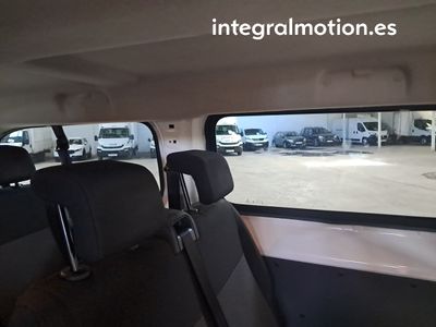 opel-vivaro-1-6cdti-s-s-88kw-120cv-l1-2-7t-combi-9-combi-22 Thumbnail