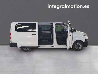 opel-vivaro-1-6cdti-s-s-88kw-120cv-l1-2-7t-combi-9-combi-14 Thumbnail