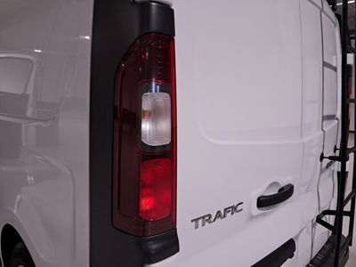 renault-trafic-furg-n-l2h1-blue-dci-96-kw-130cv-cua-19 Thumbnail