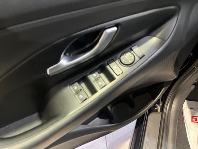 hyundai-i30-1-0-tgdi-klass-dct-31 Thumbnail