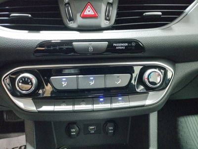 hyundai-i30-1-0-tgdi-klass-dct-16 Thumbnail