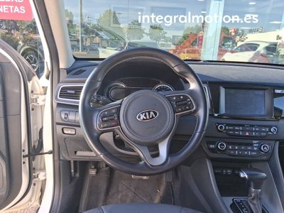 kia-niro-1-6-gdi-hev-104kw-141cv-business-10 Thumbnail