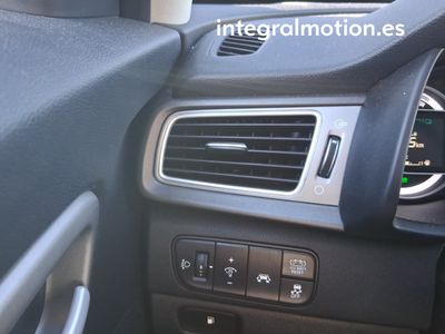 kia-niro-1-6-gdi-hev-104kw-141cv-business-20 Thumbnail