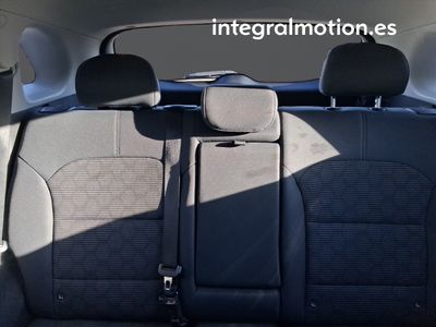 kia-niro-1-6-gdi-hev-104kw-141cv-business-19 Thumbnail