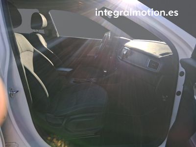 kia-niro-1-6-gdi-hev-104kw-141cv-business-8 Thumbnail