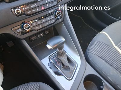 kia-niro-1-6-gdi-hev-104kw-141cv-business-17 Thumbnail