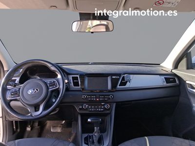 kia-niro-1-6-gdi-hev-104kw-141cv-business-6 Thumbnail