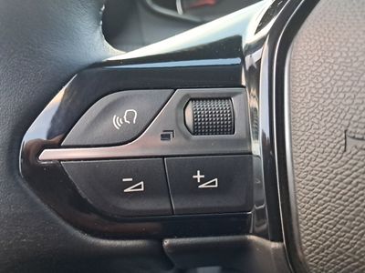 peugeot-2008-allure-pack-bluehdi-81kw-110cv-11 Thumbnail