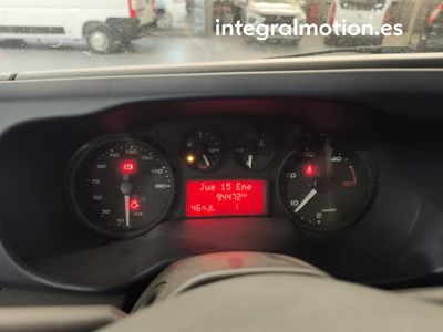 iveco-daily-35s14-l3h2-2-2-136-cv-8 Thumbnail