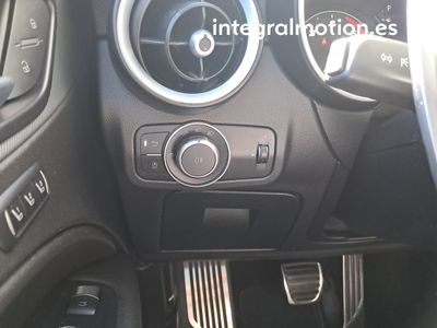 alfa-romeo-stelvio-2-2-di-sel-154kw-210cv-veloce-q4-18 Thumbnail
