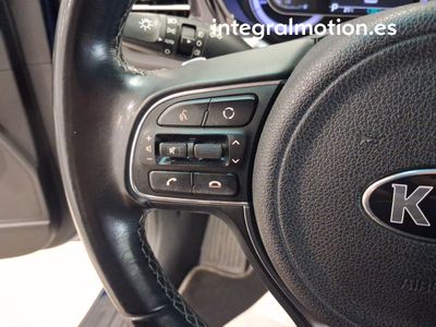 kia-niro-1-6-gdi-hev-104kw-141cv-drive-11 Thumbnail