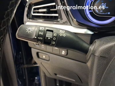 kia-niro-1-6-gdi-hev-104kw-141cv-drive-13 Thumbnail