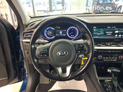 kia-niro-1-6-gdi-hev-104kw-141cv-drive-10 Thumbnail