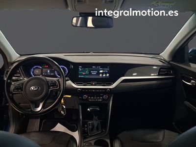 kia-niro-1-6-gdi-hev-104kw-141cv-drive-6 Thumbnail