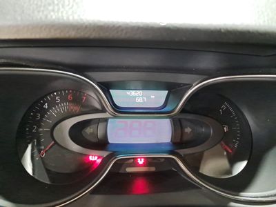 renault-captur-zen-tce-66kw-90cv-7 Thumbnail