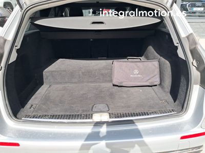 mercedes-clase-e-e-300-de-estate-29 Thumbnail