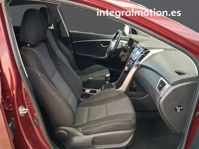 hyundai-i30-1-6-crdi-110cv-tecno-8 Thumbnail
