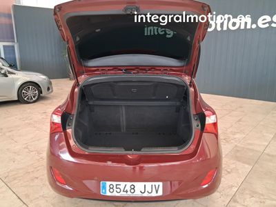 hyundai-i30-1-6-crdi-110cv-tecno-29 Thumbnail