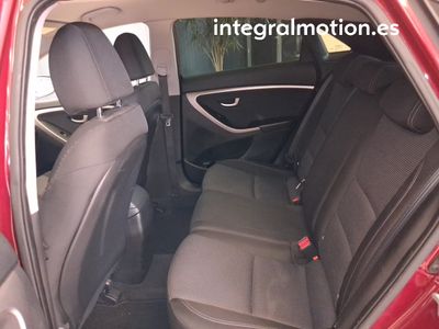 hyundai-i30-1-6-crdi-110cv-tecno-9 Thumbnail
