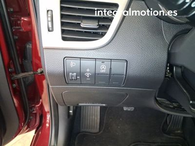 hyundai-i30-1-6-crdi-110cv-tecno-18 Thumbnail