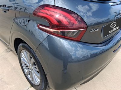 peugeot-208-5p-style-1-6-bluehdi-55kw-75cv-27 Thumbnail