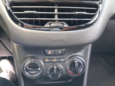 peugeot-208-5p-style-1-6-bluehdi-55kw-75cv-16 Thumbnail