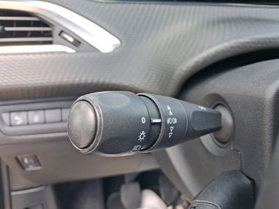 peugeot-208-5p-style-1-6-bluehdi-55kw-75cv-13 Thumbnail