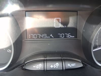 peugeot-208-5p-style-1-6-bluehdi-55kw-75cv-7 Thumbnail