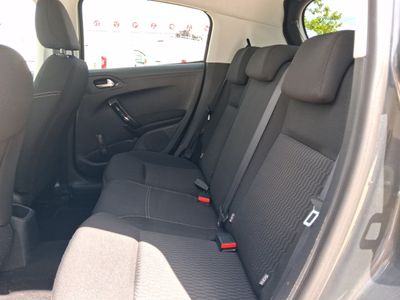 peugeot-208-5p-style-1-6-bluehdi-55kw-75cv-9 Thumbnail