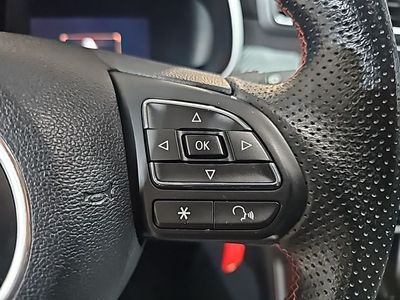 mg-zs-1-5-luxury-12 Thumbnail