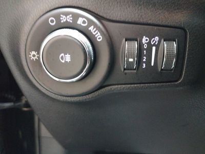 jeep-compass-1-4-mair-103kw-longitude-4x2-13 Thumbnail