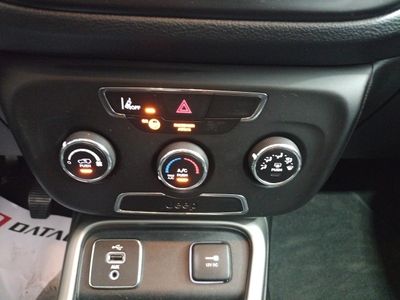 jeep-compass-1-4-mair-103kw-longitude-4x2-16 Thumbnail