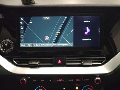 kia-niro-1-6-gdi-phev-104kw-141cv-emotion-14 Thumbnail