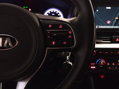 kia-niro-1-6-gdi-phev-104kw-141cv-emotion-12 Thumbnail