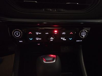 jeep-compass-ehybrid-1-5-mhev-130hp-north-star-dct-16 Thumbnail