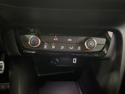 opel-corsa-1-2t-xhlhybrid-81kw-gs-edct-17 Thumbnail
