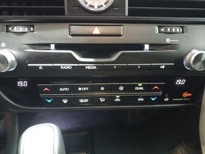 lexus-rx-450h-l-executive-16 Thumbnail