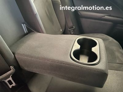 lexus-ux-2-0-250h-business-24 Thumbnail