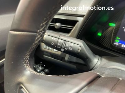 lexus-ux-2-0-250h-business-10 Thumbnail