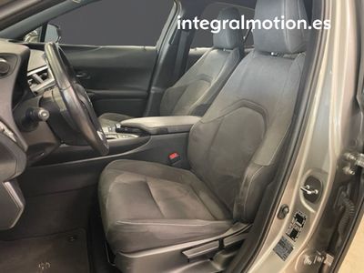 lexus-ux-2-0-250h-business-22 Thumbnail