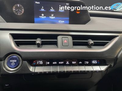 lexus-ux-2-0-250h-business-19 Thumbnail
