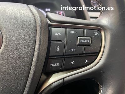 lexus-ux-2-0-250h-business-12 Thumbnail