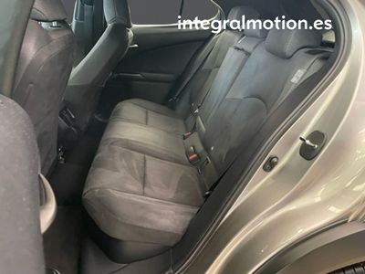 lexus-ux-2-0-250h-business-26 Thumbnail