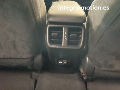 lexus-ux-2-0-250h-business-21 Thumbnail